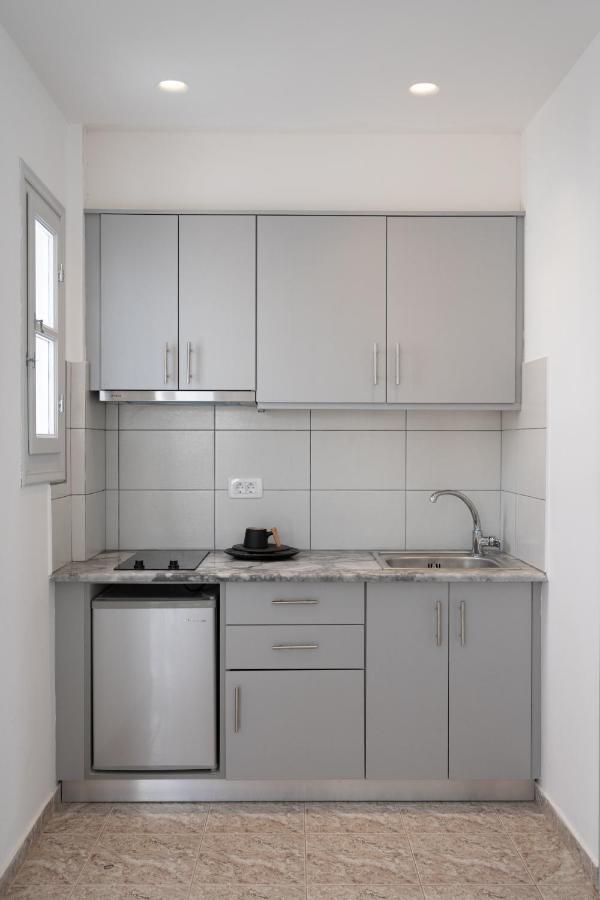 פריבולוס White Lily Suites & Lofts - Adults Only 16 Plus מראה חיצוני תמונה
