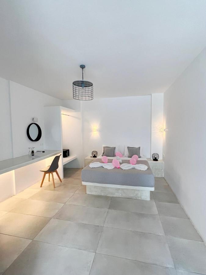 פריבולוס White Lily Suites & Lofts - Adults Only 16 Plus מראה חיצוני תמונה