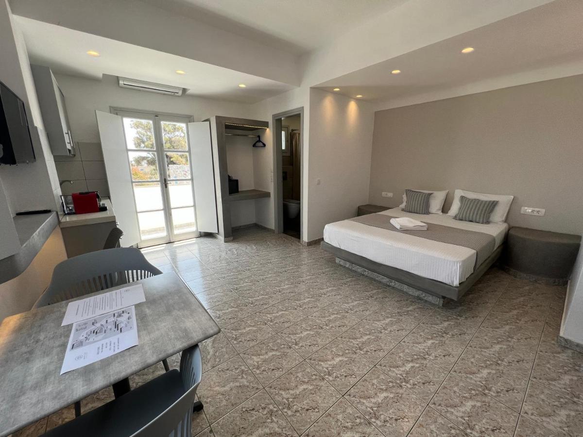 פריבולוס White Lily Suites & Lofts - Adults Only 16 Plus מראה חיצוני תמונה