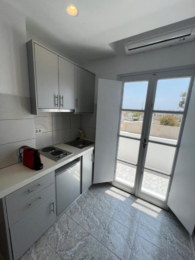 פריבולוס White Lily Suites & Lofts - Adults Only 16 Plus מראה חיצוני תמונה