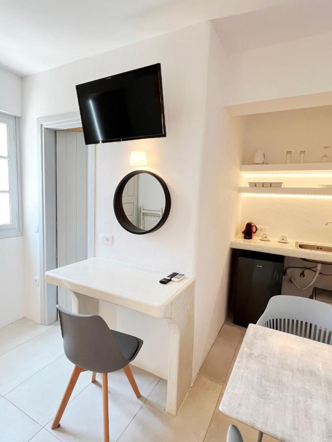 פריבולוס White Lily Suites & Lofts - Adults Only 16 Plus מראה חיצוני תמונה