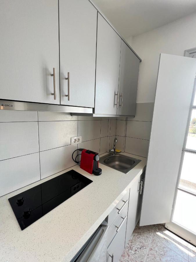 פריבולוס White Lily Suites & Lofts - Adults Only 16 Plus מראה חיצוני תמונה